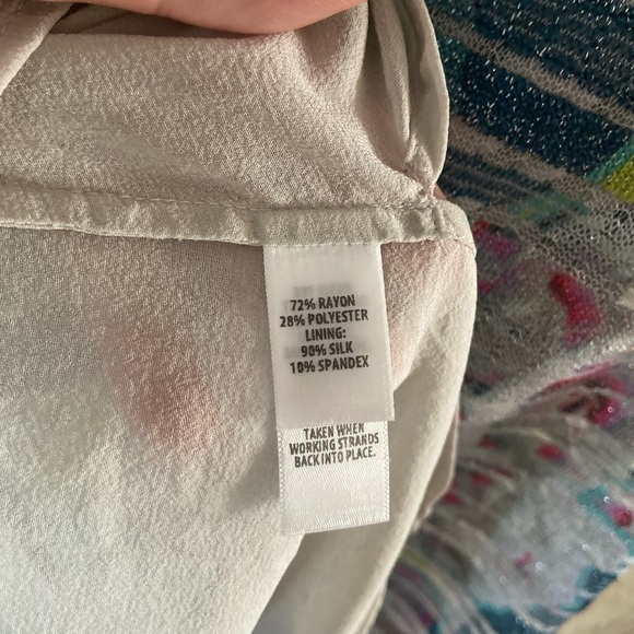 St.John sleeveless V sparkly multicolored top size L - Picture 2 of 4